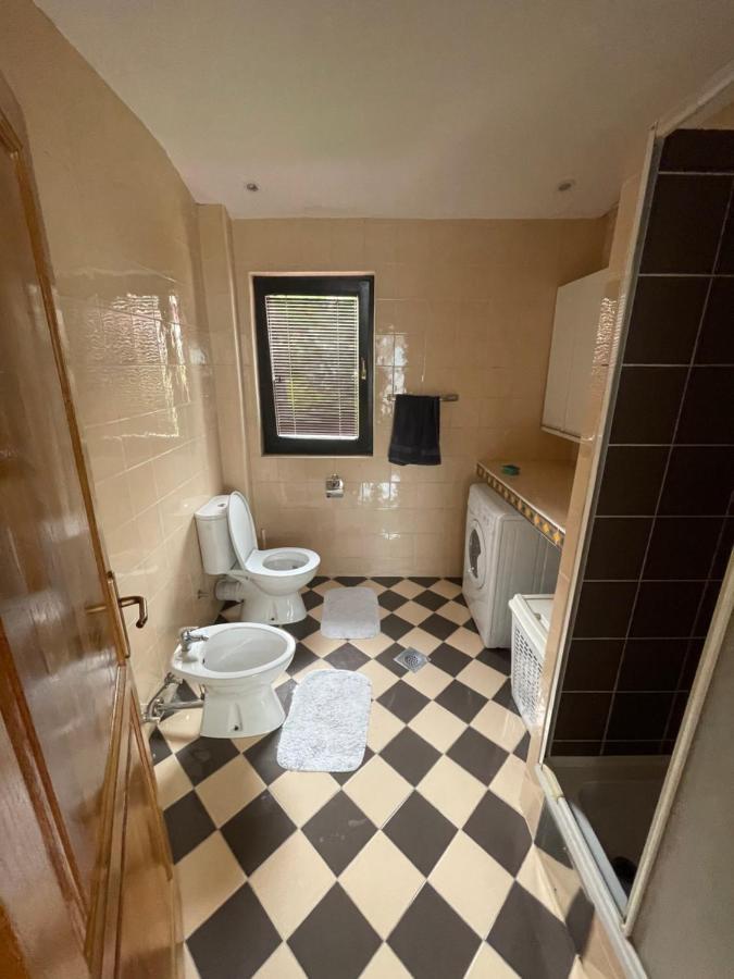Casa Gialla Free Parking Sarajevo Bagian luar foto
